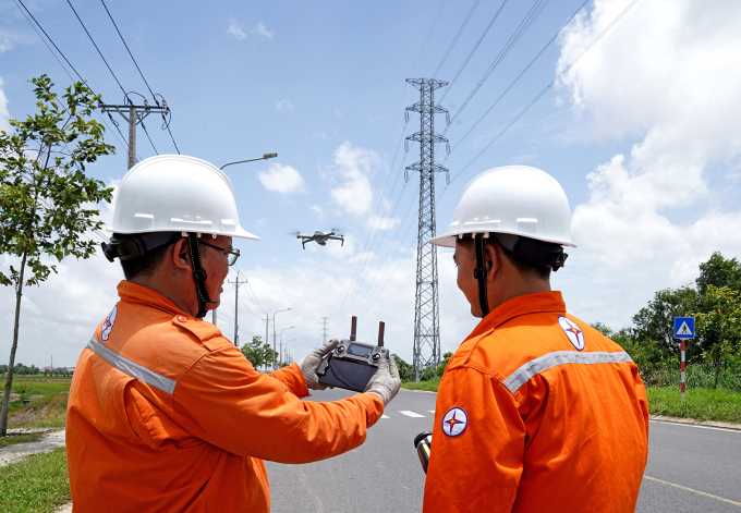 EVNSPC applies digital technology to modernize the power grid.